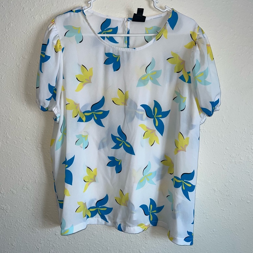 Size XXL Worthington White Sheer Blouse with Blue and Yellow Floral Print